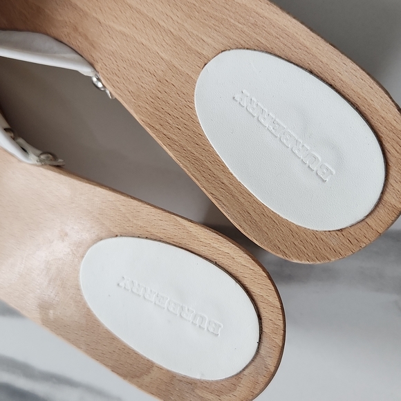 Authentic Burberry clog - Picture 3 of 8